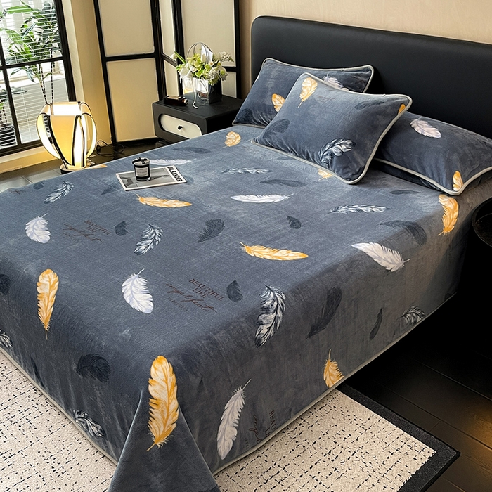 91家纺网 家纺一手货源 找家纺 全季家居 2024新款A类纯色印花高克重加厚保暖包边牛奶绒床单单件 羽毛