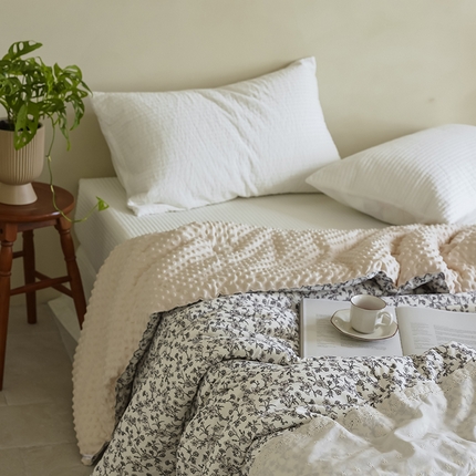 91家纺网 家纺一手货源 找家纺 （总）U被家纺 2025新款法式拼边针织棉豆豆被被子被芯（此款被子有券后控价 联系商家）