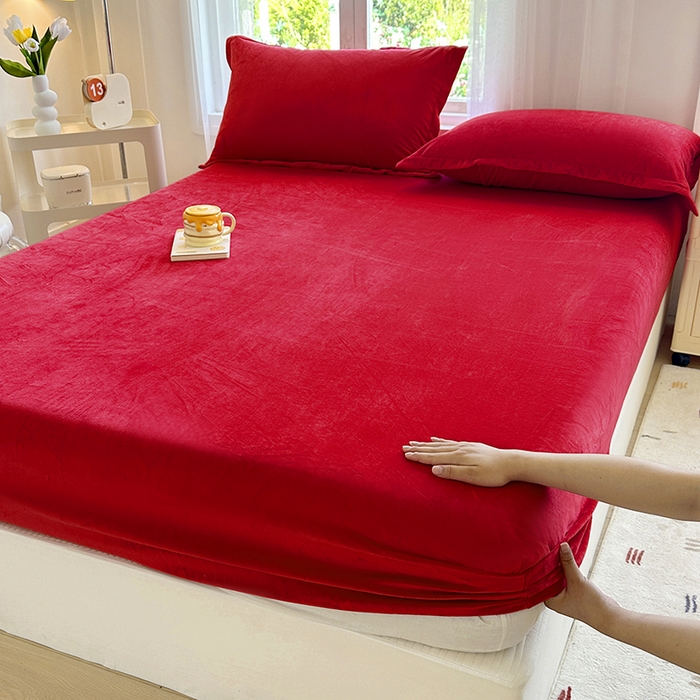 91家纺网 家纺一手货源 找家纺 家贝爱 2024新款加厚保暖牛奶绒床笠 纯色大红
