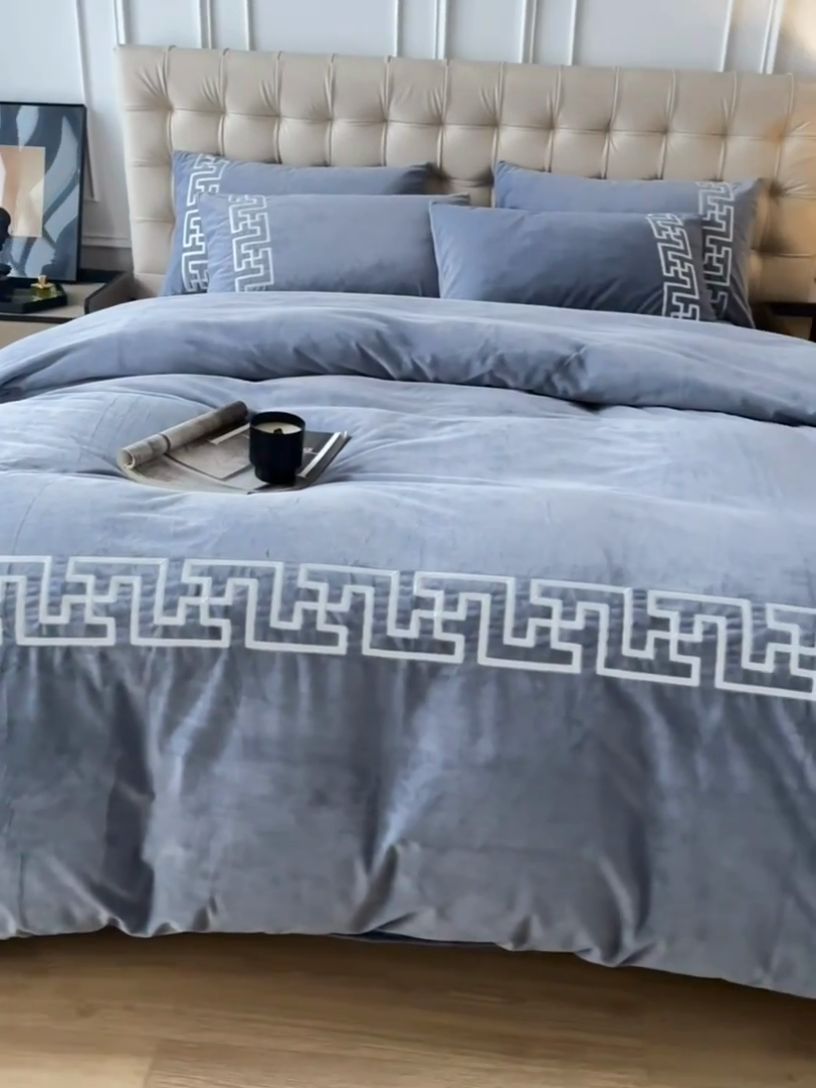 91家纺网 家纺一手货源 找家纺 2024新款锦丝绒美式毛巾绣四件套-巴洛克 巴洛克-灰