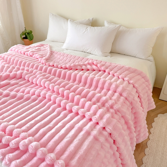 91家纺网 家纺一手货源 找家纺 璐维斯家纺 2025款跨境专供外贸出口电商热销款仿兔毯加厚牛奶绒盖毯 粉色