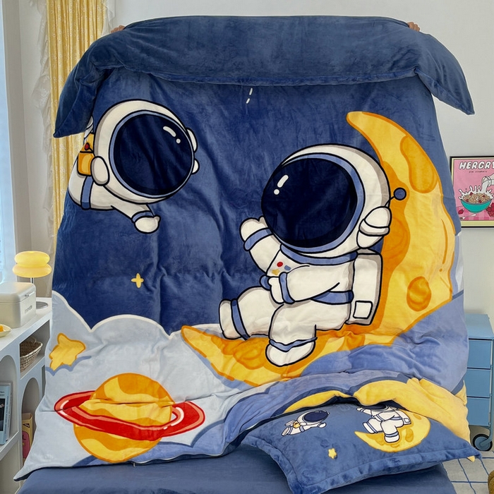 91家纺网 家纺一手货源 找家纺 宝薇 2024新款加厚牛奶绒大版卡通四件套 宇航员绒