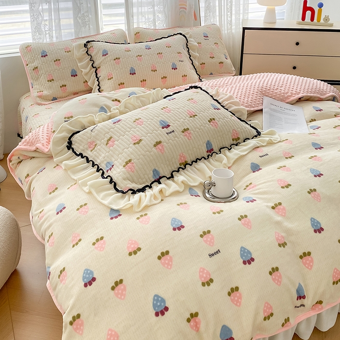 91家纺网 家纺一手货源 找家纺 格真 2024新款加厚保暖豆豆绒牛奶绒单床盖被套三件套四件套 草莓啵啵