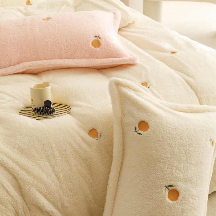 91家纺网 家纺一手货源 找家纺 金奇达家纺 2025秋冬保暖加厚绒类【泰迪绒小刺绣】四件套 温暖郁金香白