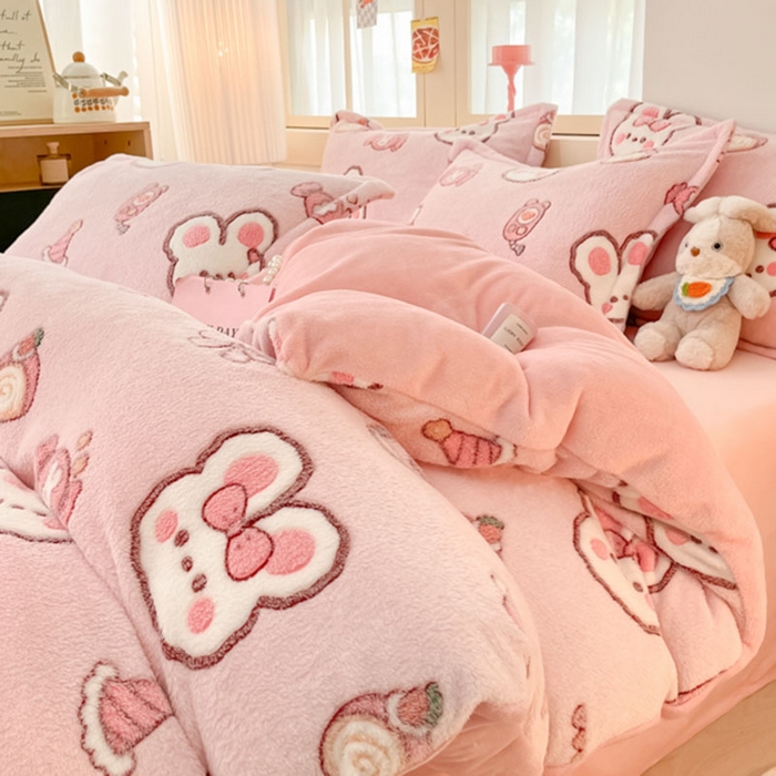 91家纺网 家纺一手货源 找家纺 川悦生活 2024新款雪花绒印花单被套系列-自然光 蜜语奶兔