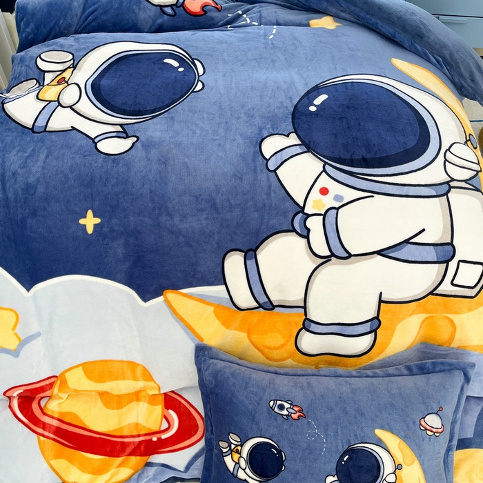 91家纺网 家纺一手货源 找家纺 宝薇 2024新款加厚牛奶绒大版卡通四件套 宇航员绒