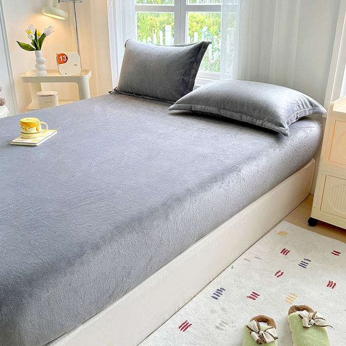 91家纺网 家纺一手货源 找家纺 家贝爱 2024新款加厚保暖牛奶绒床笠 纯色灰