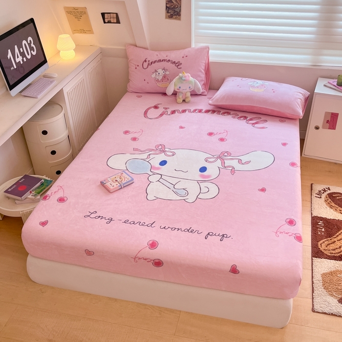 91家纺网 家纺一手货源 找家纺 金爱家 2024新款大阪单品牛奶绒床笠 绒-D樱桃美美大耳狗