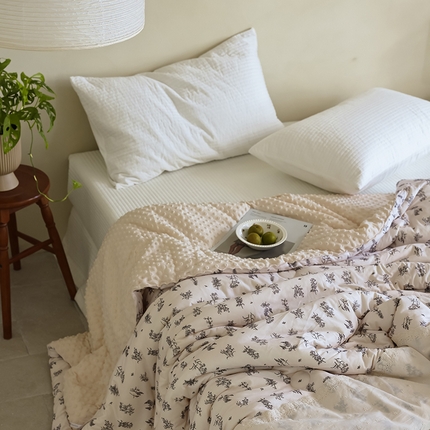 91家纺网 家纺一手货源 找家纺 （总）U被家纺 2025新款法式拼边针织棉豆豆被被子被芯（此款被子有券后控价 联系商家）