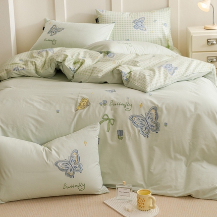 91家纺网 家纺一手货源 找家纺 卡姿家纺 2024秋冬呆萌小刺绣第三季 蓝色幻蝶