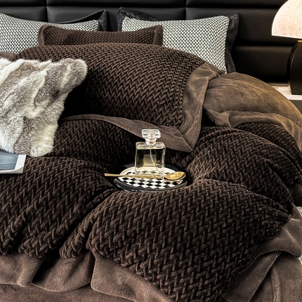 91家纺网 家纺一手货源 找家纺 （总）天一阁 2024新款高克重全消光牛奶绒四件套-卡洛斯