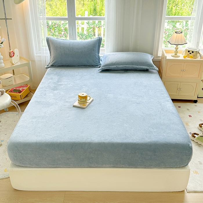 91家纺网 家纺一手货源 找家纺 家贝爱 2024新款加厚保暖牛奶绒床笠 纯色水蓝