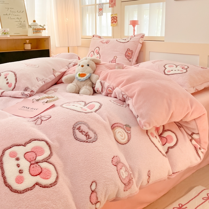 91家纺网 家纺一手货源 找家纺 川悦生活 2024新款雪花绒印花单被套系列-自然光 蜜语奶兔