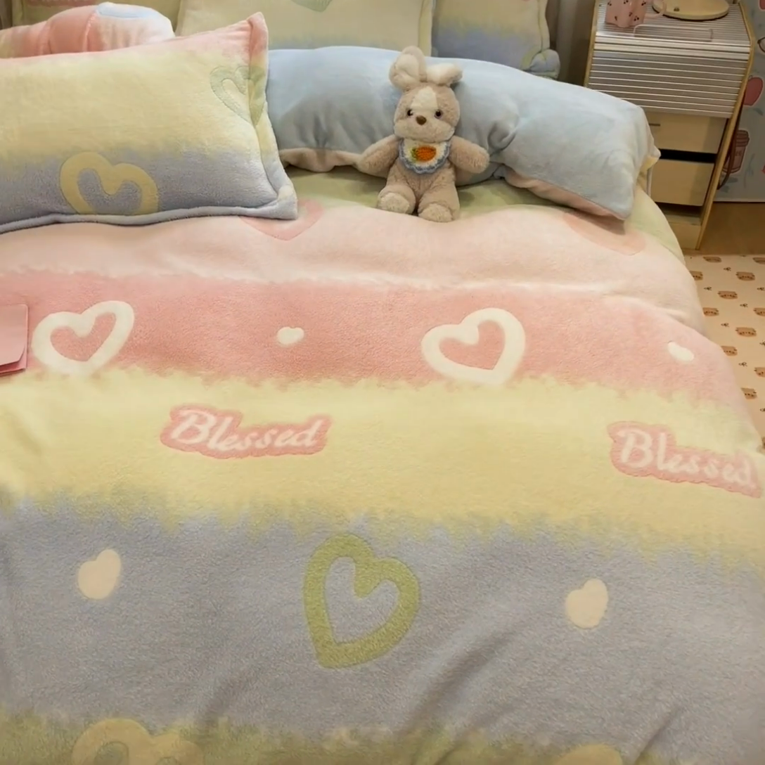 91家纺网 家纺一手货源 找家纺 川悦生活 2024新款雪花绒印花单被套系列-夜景 彩虹爱语蓝