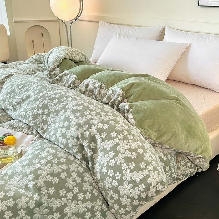 91家纺网 家纺一手货源 找家纺 睡棉坊 2024新款高克重剪花牛奶绒可拆洗冬被被子被芯 小翠花