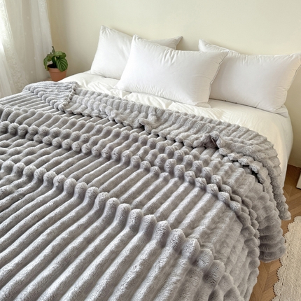 91家纺网 家纺一手货源 找家纺 （总）璐维斯家纺 2025款跨境专供外贸出口电商热销款仿兔毯加厚牛奶绒盖毯