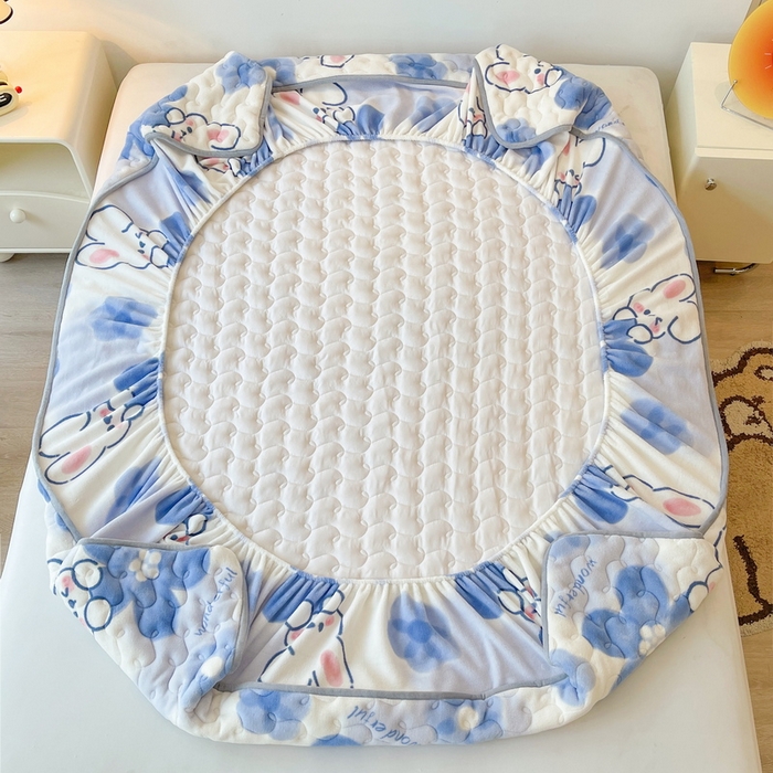 91家纺网 家纺一手货源 找家纺 2024秋冬牛奶绒加厚夹棉床笠三件套印花床垫保护套罩2.蓓蕾兔-兰