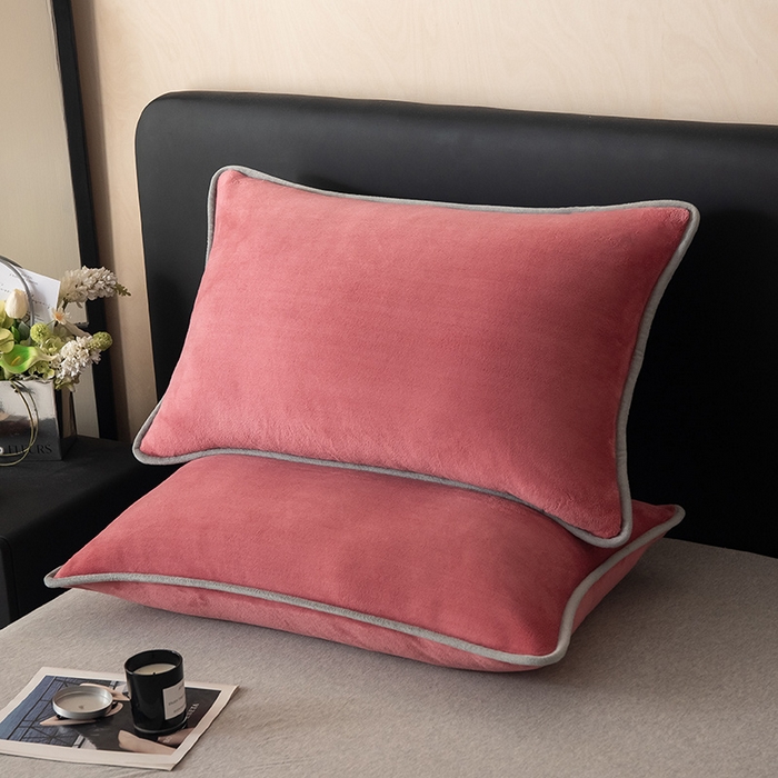 91家纺网 家纺一手货源 找家纺 全季家居 2024新款A类纯色印花高克重加厚保暖包边牛奶绒枕套 豆沙