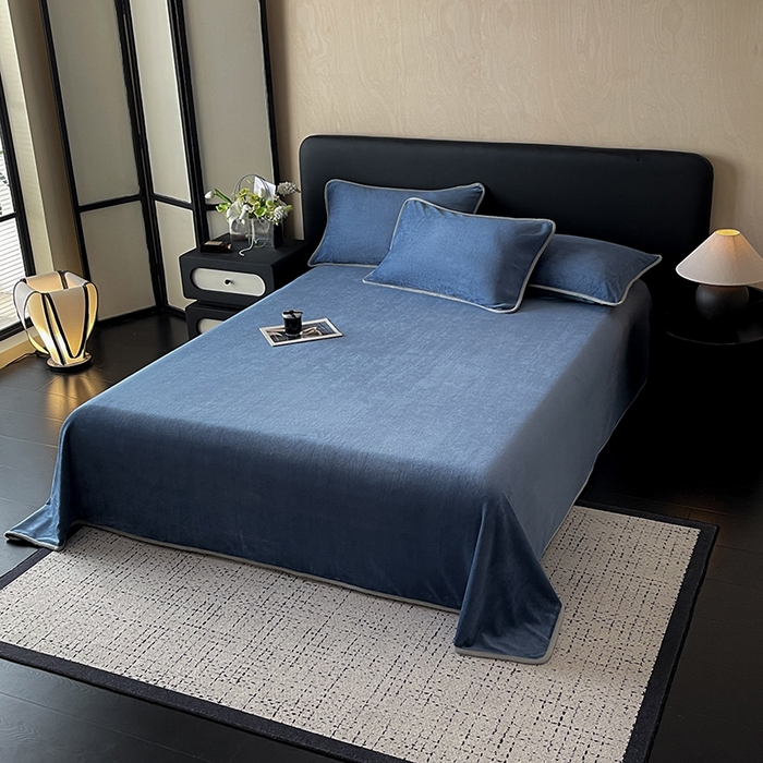 91家纺网 家纺一手货源 找家纺 全季家居 2024新款A类纯色印花高克重加厚保暖包边牛奶绒床单单件 风暴蓝