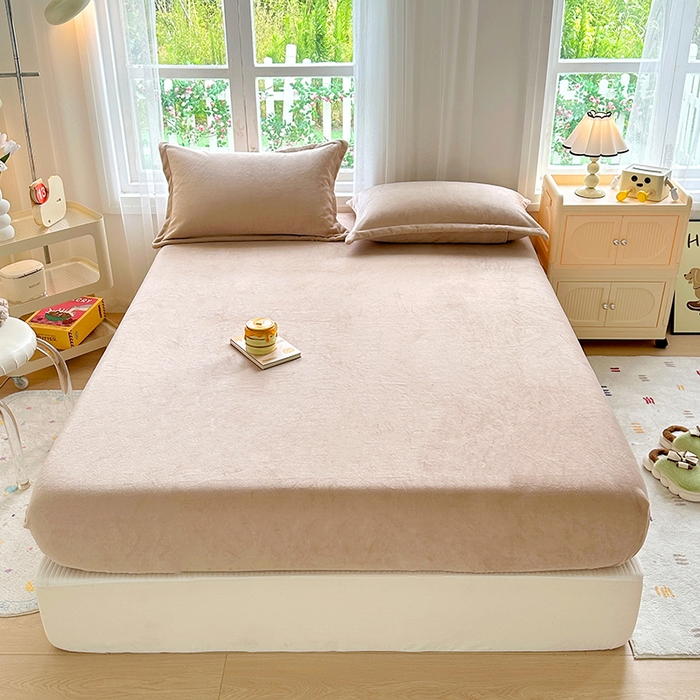 91家纺网 家纺一手货源 找家纺 家贝爱 2024新款加厚保暖牛奶绒床笠 纯色驼