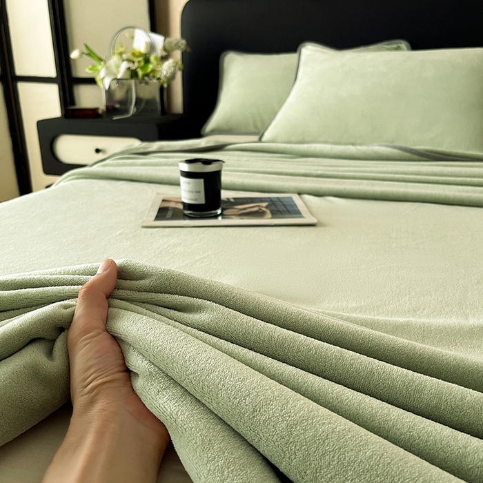 91家纺网 家纺一手货源 找家纺 全季家居 2024新款A类纯色印花高克重加厚保暖包边牛奶绒床单单件 果绿