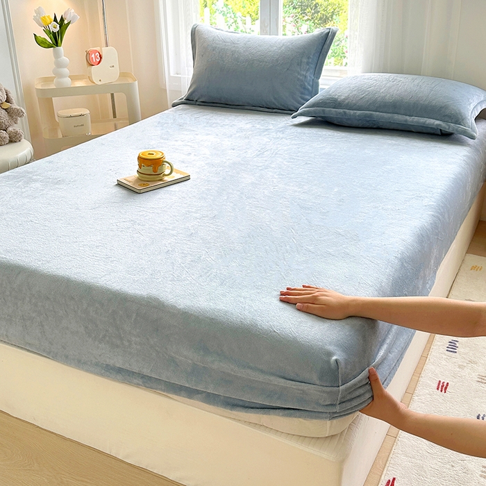 91家纺网 家纺一手货源 找家纺 家贝爱 2024新款加厚保暖牛奶绒床笠 纯色水蓝