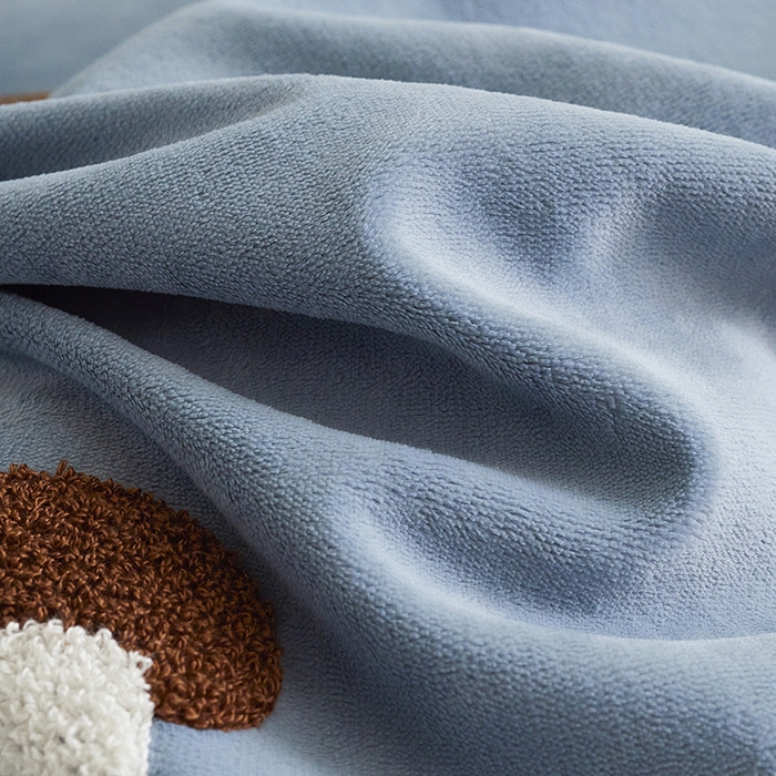 91家纺网 家纺一手货源 找家纺 千朵森 2024新款毛巾绣牛奶绒四件套-慕斯卡 风格二 慕斯卡-槟蓝灰