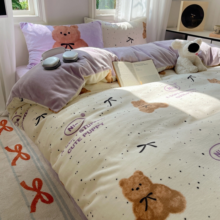 91家纺网 家纺一手货源 找家纺 2024新款INS混搭版卡通牛奶绒四件套 可可小熊