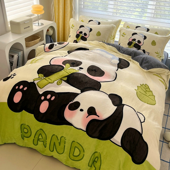 91家纺网 家纺一手货源 找家纺 宝薇 2024新款加厚牛奶绒大版卡通四件套 大熊猫绒