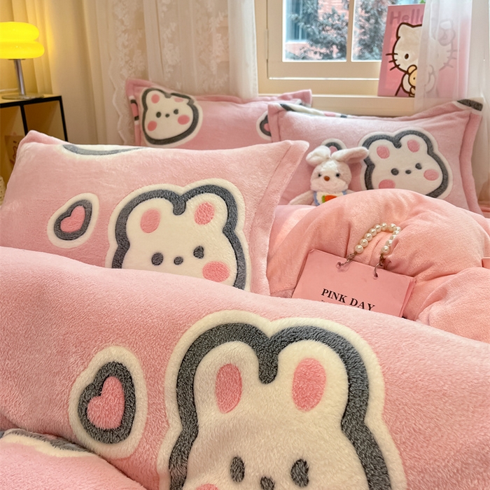 91家纺网 家纺一手货源 找家纺 川悦生活 2024新款雪花绒印花单被套系列-夜景 爱米兔