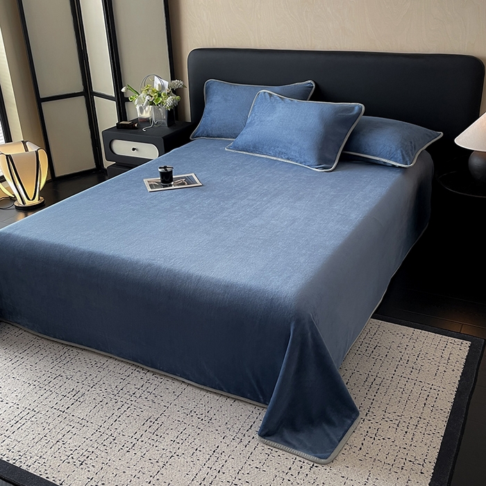 91家纺网 家纺一手货源 找家纺 全季家居 2024新款A类纯色印花高克重加厚保暖包边牛奶绒床单单件 风暴蓝