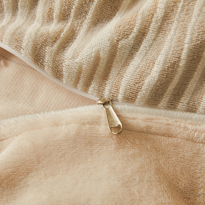 91家纺网 家纺一手货源 找家纺 全季家居 2024新款A类高克重5D立体浮雕宽边牛奶绒加厚保暖被套单件 斑马咖