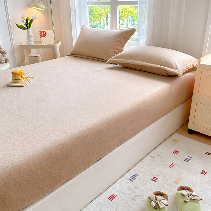 91家纺网 家纺一手货源 找家纺 家贝爱 2024新款加厚保暖牛奶绒床笠 纯色驼