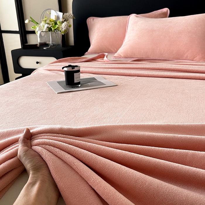 91家纺网 家纺一手货源 找家纺 全季家居 2024新款A类纯色印花高克重加厚保暖包边牛奶绒床单单件 少女粉