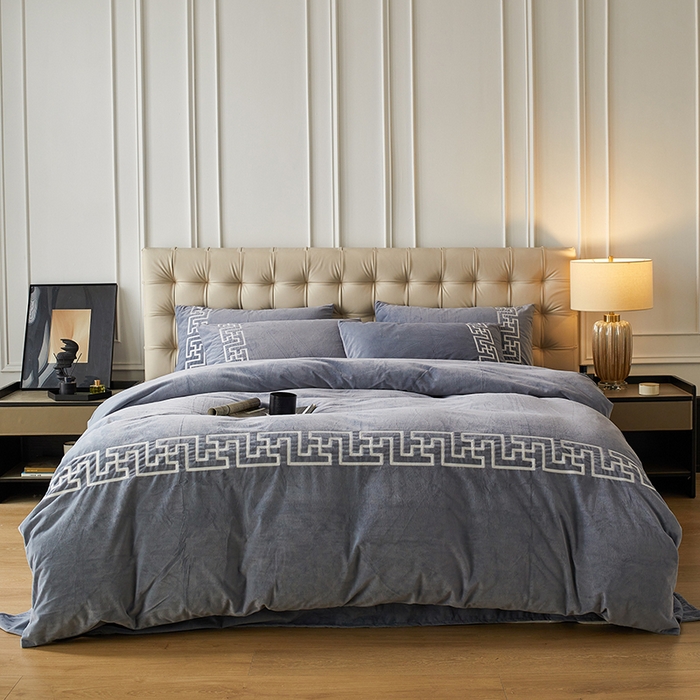 91家纺网 家纺一手货源 找家纺 2024新款锦丝绒美式毛巾绣四件套-巴洛克 巴洛克-灰