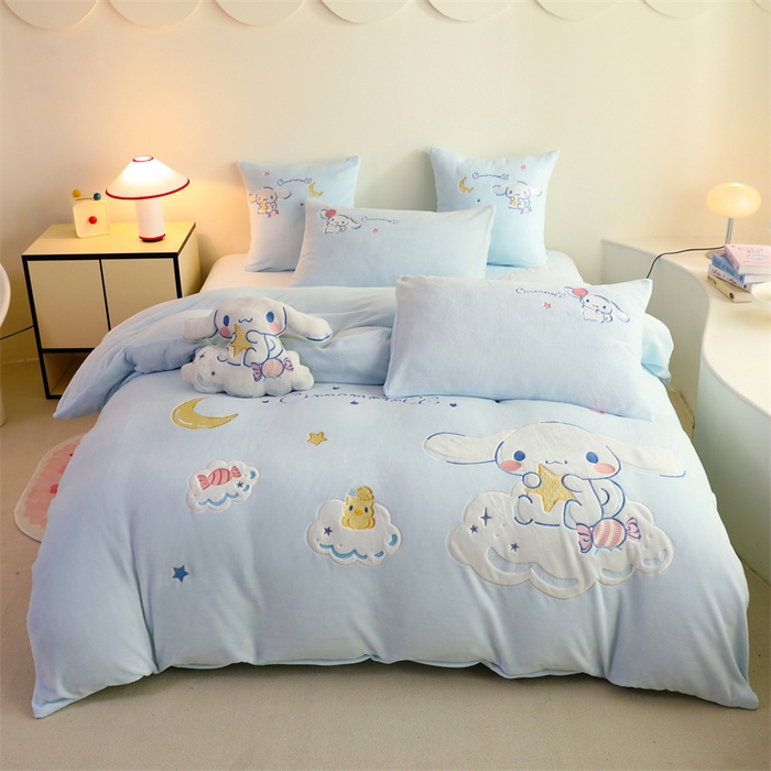 91家纺网 家纺一手货源 找家纺 总 绒棉世家2025新款正版带标三丽欧-大耳狗牛奶绒贴布绣四件套