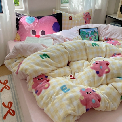 91家纺网 家纺一手货源 找家纺 （总）2024新款INS混搭版卡通牛奶绒四件套