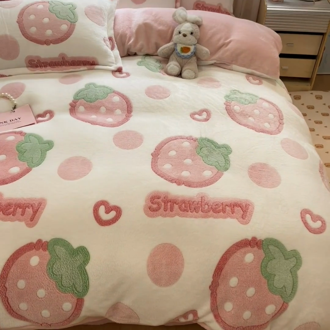 91家纺网 家纺一手货源 找家纺 川悦生活 2024新款雪花绒印花单被套系列-夜景 啵啵草莓