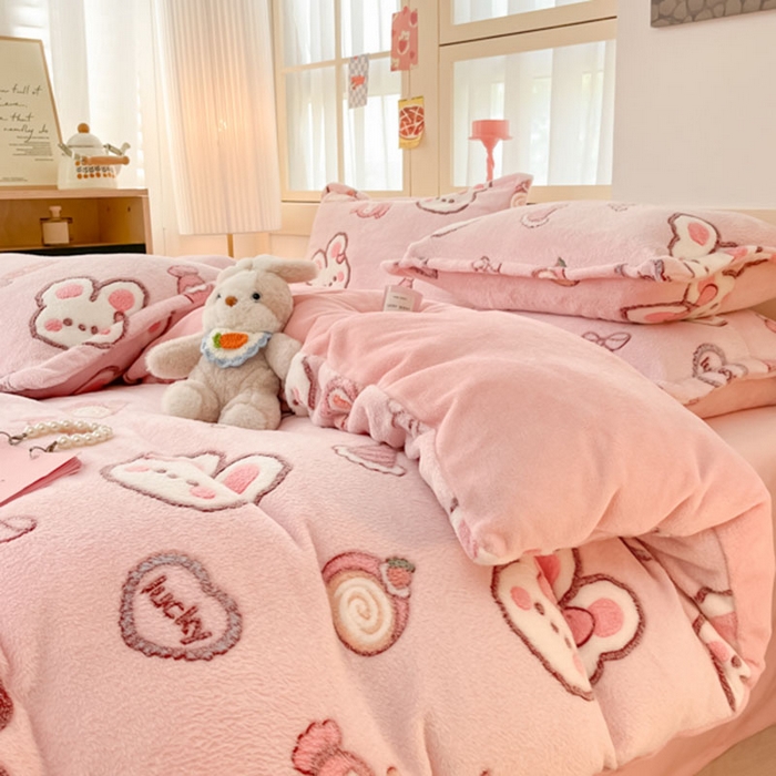 91家纺网 家纺一手货源 找家纺 川悦生活 2024新款雪花绒印花单被套系列-自然光 蜜语奶兔