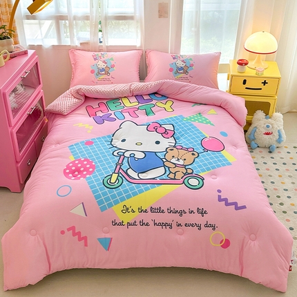 91家纺网 家纺一手货源 找家纺 （总）ds生活馆 2025新款三丽鸥大版印花豆豆被春秋被冬被,快乐凯蒂,大眼蛙,蛋糕美乐蒂,地球玉桂狗,公主库洛米,假日库洛米,开心库洛米,蓝色玉桂狗,香蕉帕恰狗,旋转木马