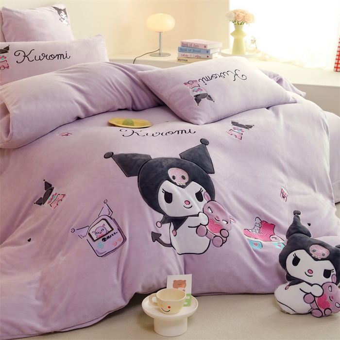 91家纺网 家纺一手货源 找家纺 （总）绒棉世家 2025新款正版带标三丽欧-库洛米牛奶绒贴布绣四件套