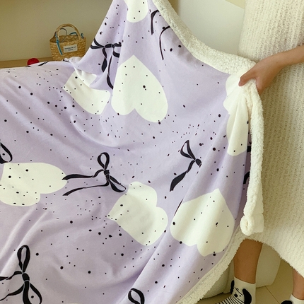 91家纺网 家纺一手货源 找家纺 2024新款INS卡通羊羔绒毛毯盖毯-风格二 紫色蝴蝶结