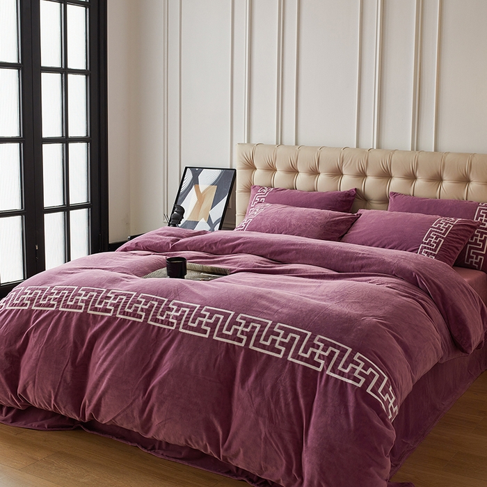 91家纺网 家纺一手货源 找家纺 2024新款锦丝绒美式毛巾绣四件套-巴洛克 巴洛克-魅紫