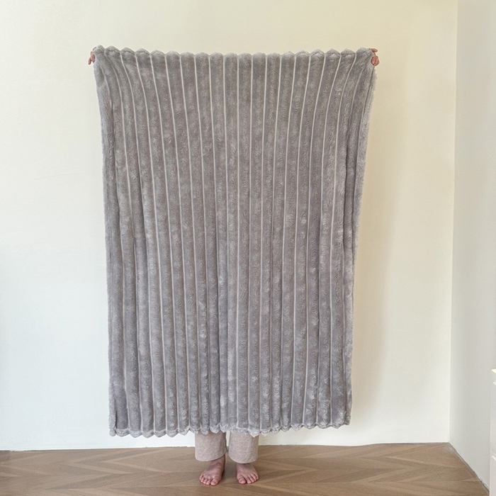 91家纺网 家纺一手货源 找家纺 璐维斯家纺 2025款跨境专供外贸出口电商热销款仿兔毯加厚牛奶绒盖毯 银灰