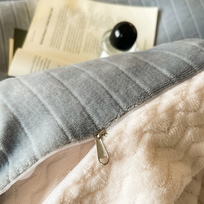 91家纺网 家纺一手货源 找家纺 全季家居 2024新款A类纯色印花波浪大包边牛奶绒贝贝绒加厚保暖四件套 雅致灰