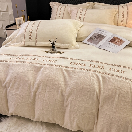 金麦家纺 2024新款A类金枝玉叶牛奶绒四件套 奶昔白