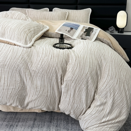 91家纺网 家纺一手货源 找家纺 （总）子曰 2024新款高克重保暖雕花牛奶绒四件套