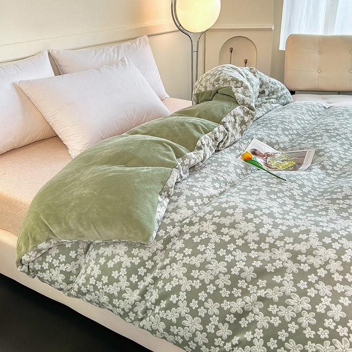 91家纺网 家纺一手货源 找家纺 睡棉坊 2024新款高克重剪花牛奶绒可拆洗冬被被子被芯 小翠花