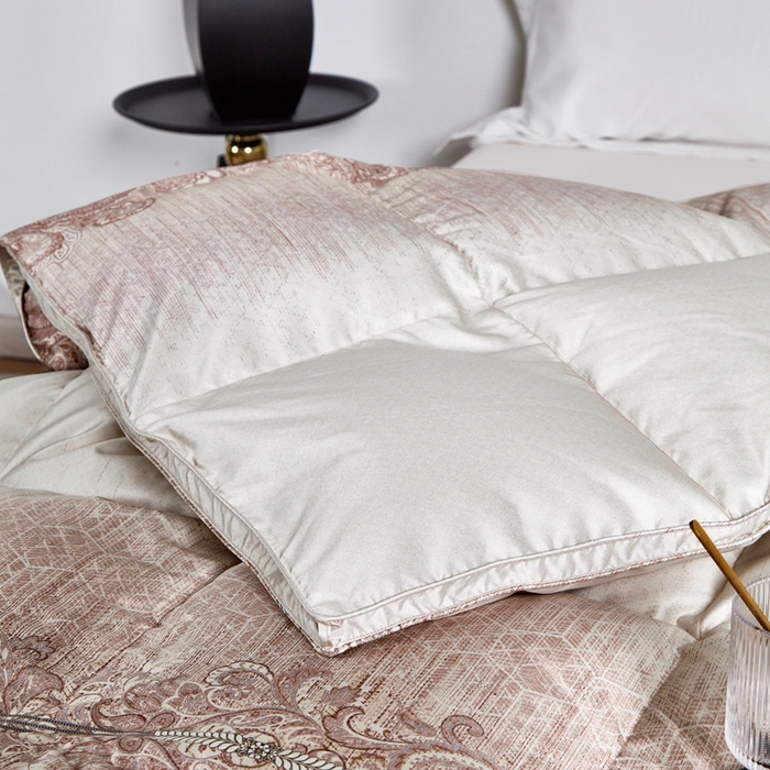 91家纺网 家纺一手货源 找家纺 御眠纺羽绒被壳 2024新品高端糯糯棉印花羽绒被鹅绒被冬被春秋 沐浴奶白