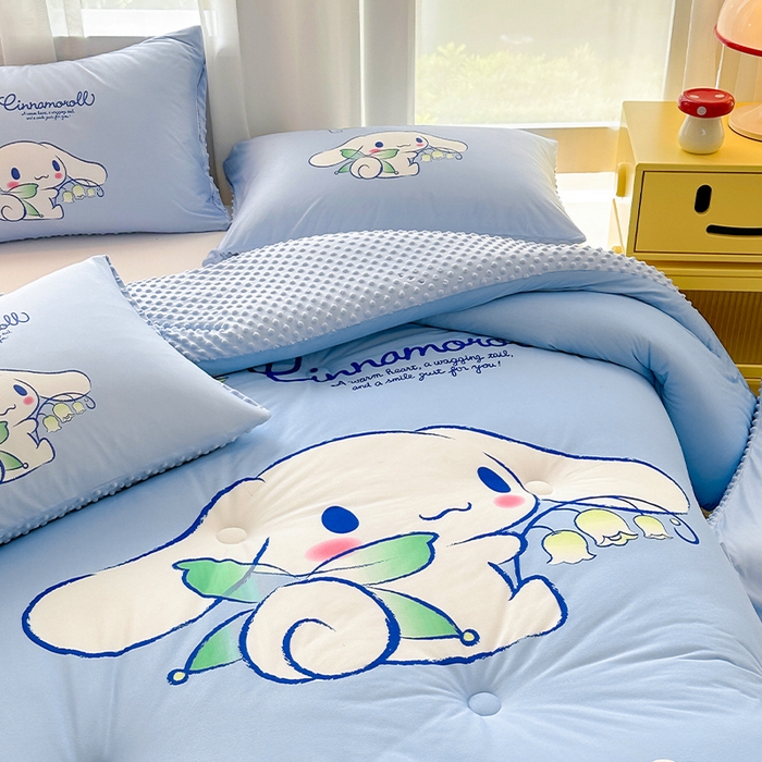 91家纺网 家纺一手货源 找家纺 ds生活馆 2025新款三丽鸥大版印花豆豆被春秋被冬被 蓝色玉桂狗